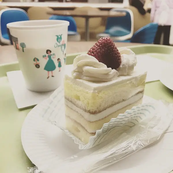 ショートケーキとドリンクバー