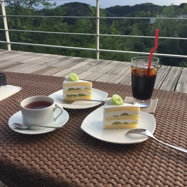 ⚫︎シャインマスカットのショートケーキとダージリンティー