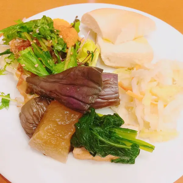 お腹いっぱい野菜を食べられます。
