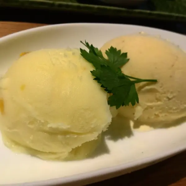 自家製ソルベとバニラアイス