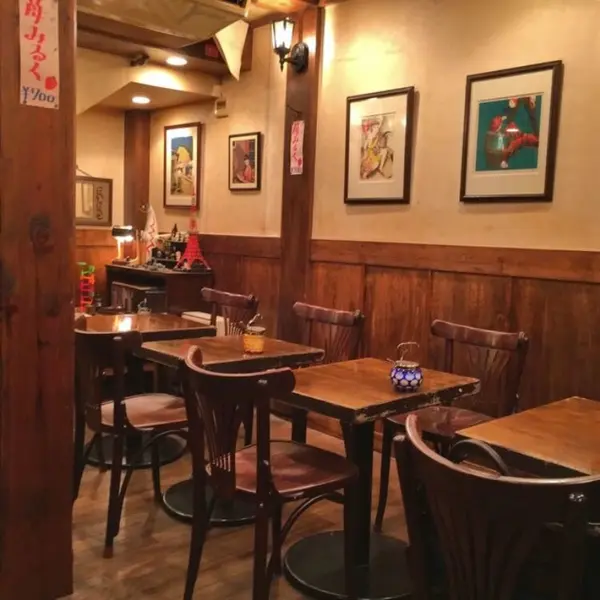 店内（地下にあります）