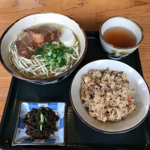 ⚫︎ 肉そば(中)¥650＋ジューシー¥200
