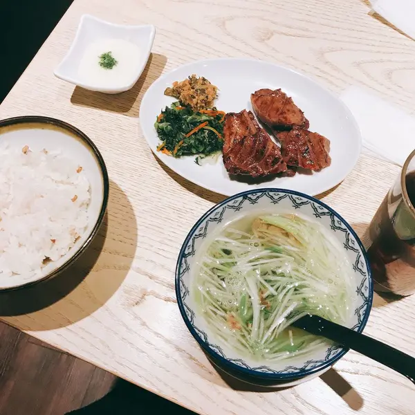 牛タン肉厚！テールスープも最高！！
