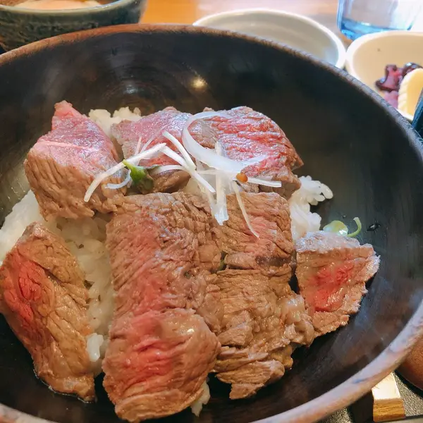 足柄牛のステーキ丼