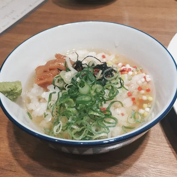 シメのお茶漬けで最後まで楽しめる。