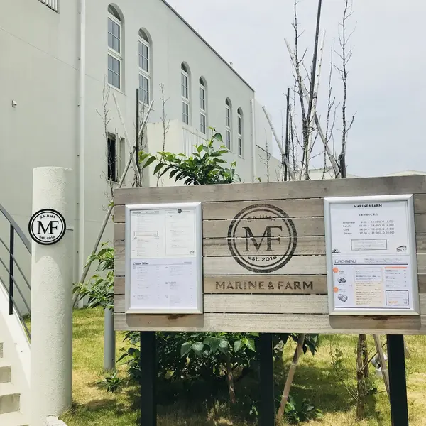 お店の前には広い駐車場が🚗