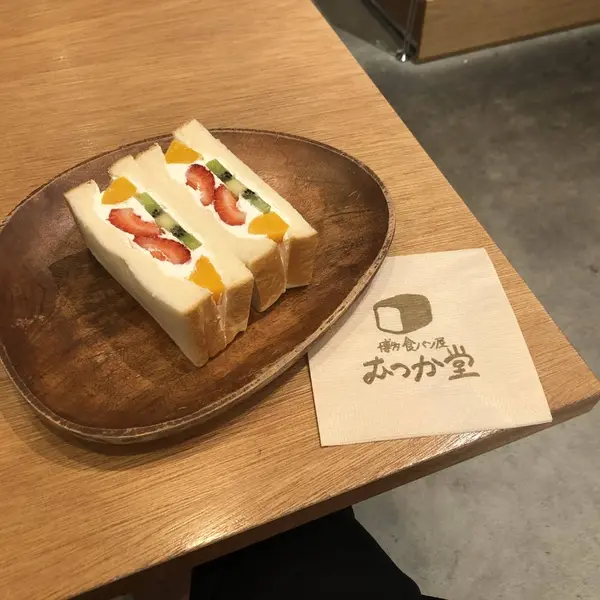 フルーツサンドイッチ