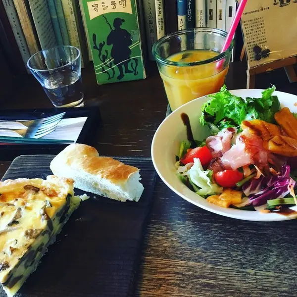 キッシュとサラダセット