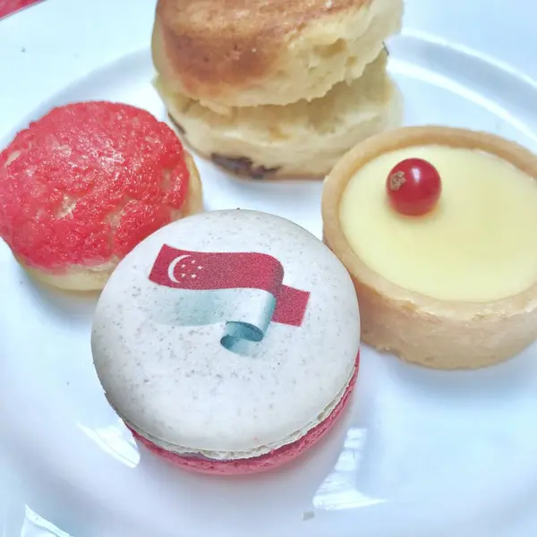 マカロンにシンガポールの国旗