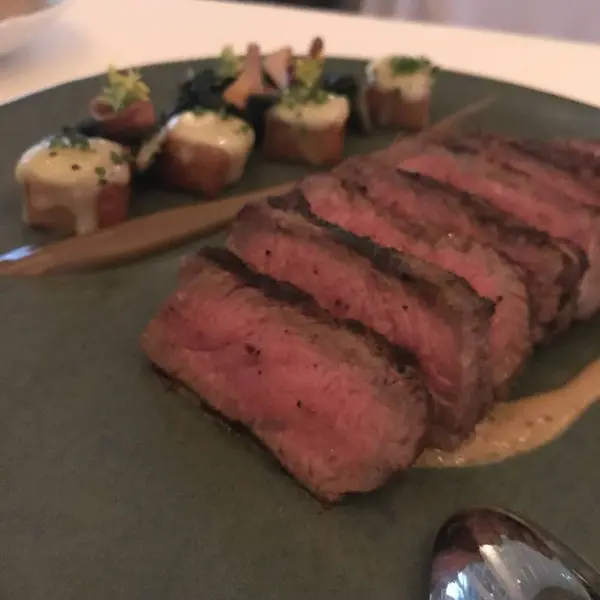 こちらはステーキ🥩