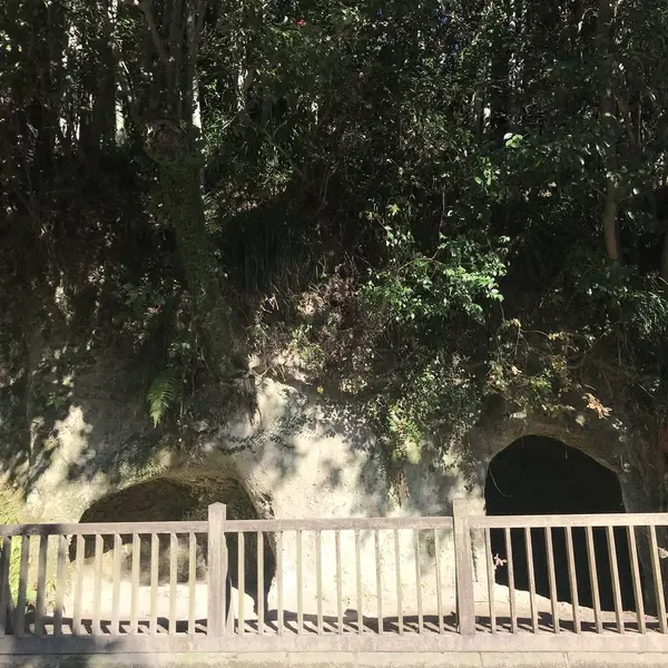 現在残っている2つの洞窟