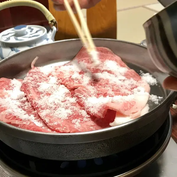 砂糖を振りかけて