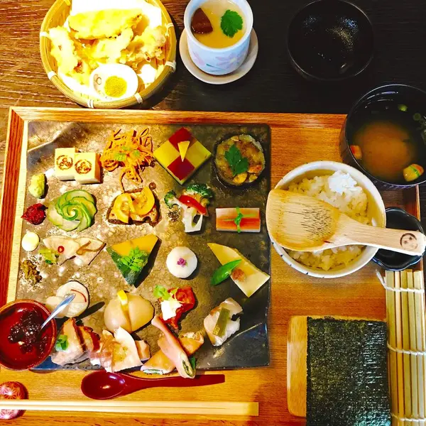 円山特上手織り寿司 2,354yen