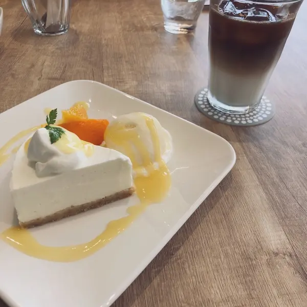 自家製ヨーグルトケーキ