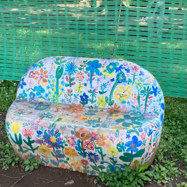お花のベンチ