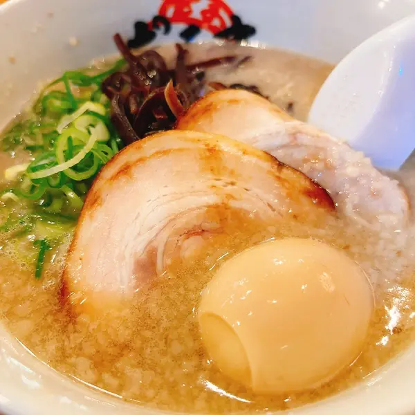 豚骨ラーメン（半熟たまごトッピング）