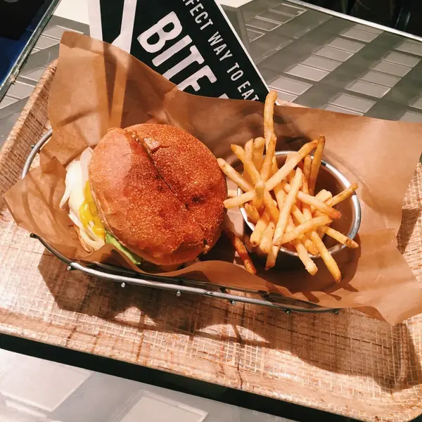 J.S. BURGERS CAFE