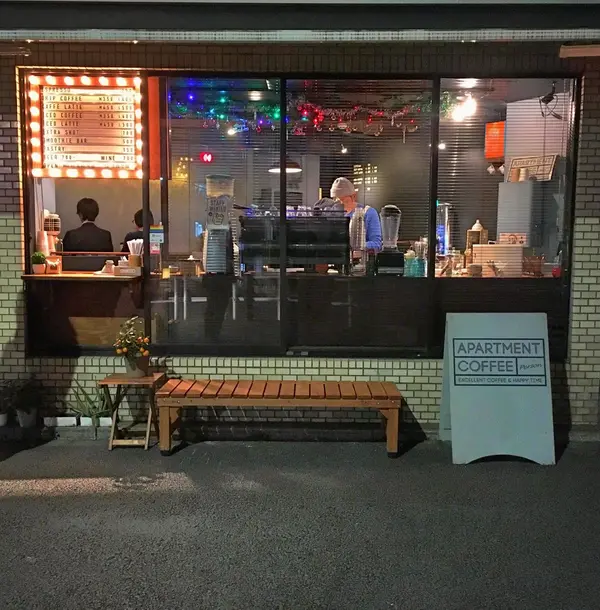 アパートを利用したカフェ