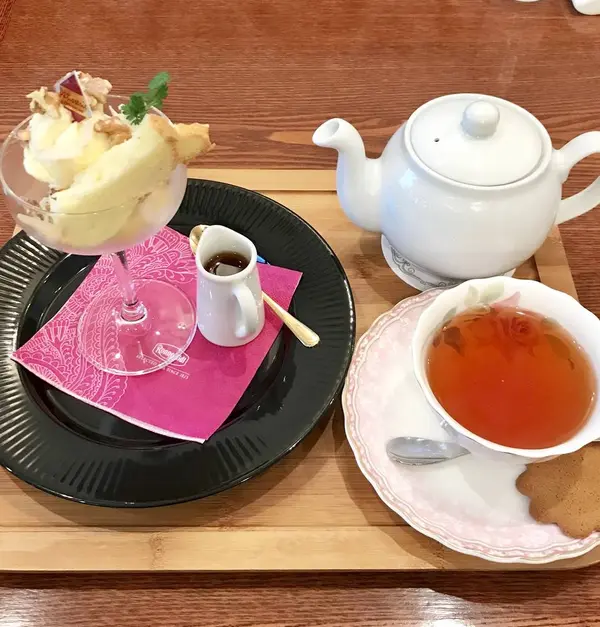 紅茶とともにお願いしたのは、、