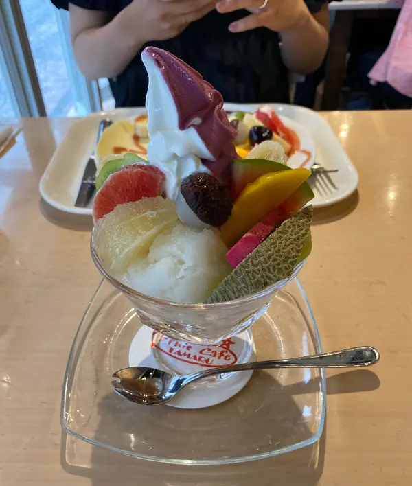 コスパ最強のフルーツパフェ