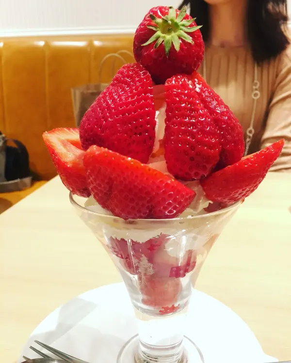 苺パフェ🍓🍓