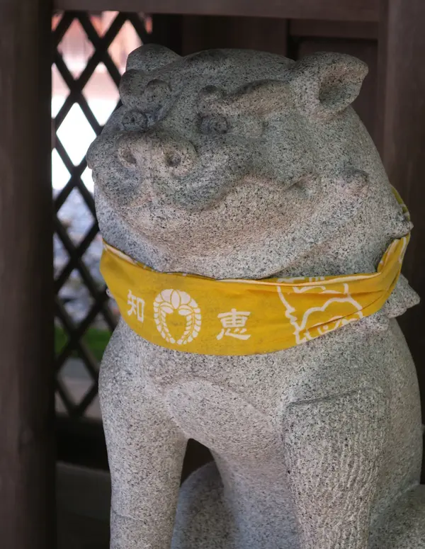 こちらにも愛くるしい狛犬