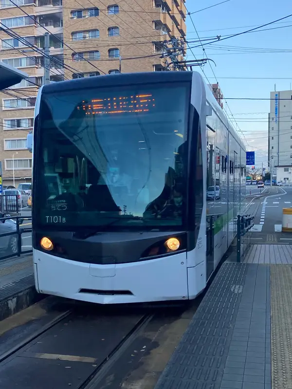 富山には路面電車が走ってます