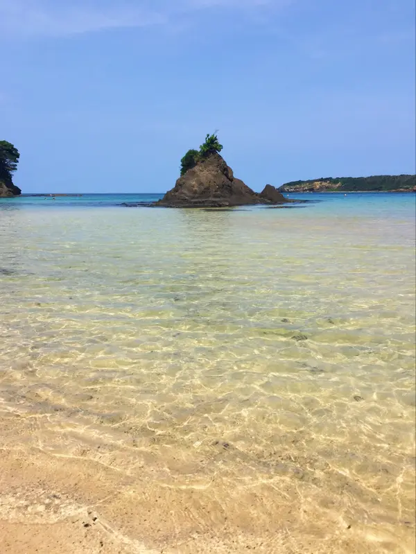 海に浮かぶ小島