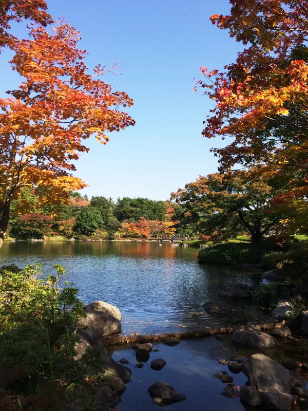 中央の大きな池を中心にどこを見ても絶景