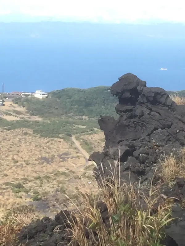ゴジラ岩