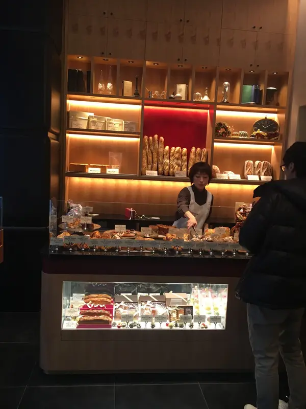 小さな売り場ですがキラキラ感が溢れています