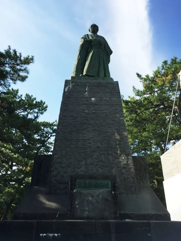 坂本龍馬像