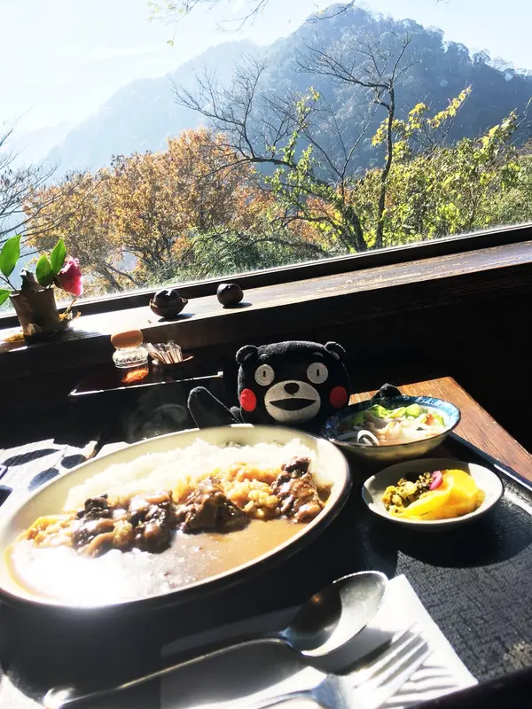 人気メニューのカレー！