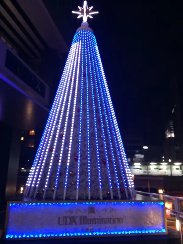 夜は光ります。