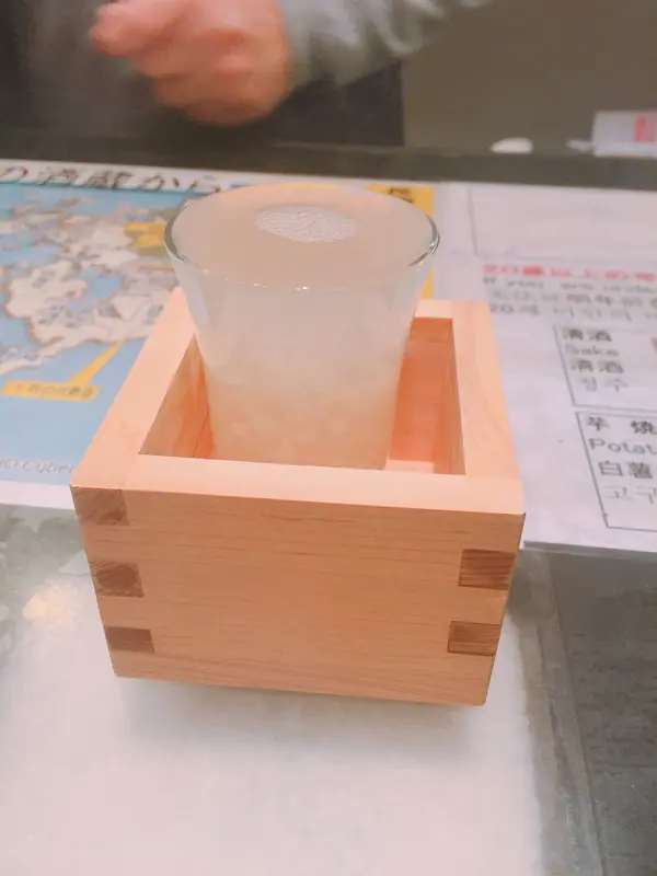 途中の酒屋で桃酒をば！