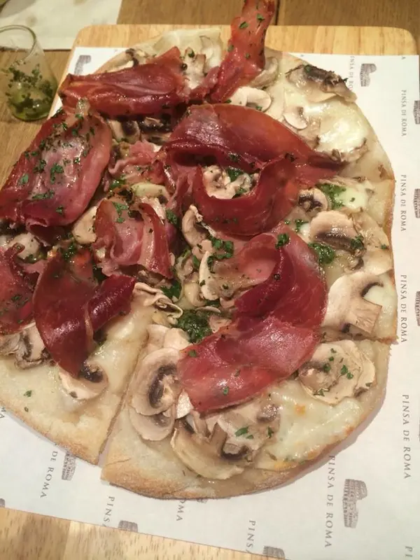 焼き上がったピンサ