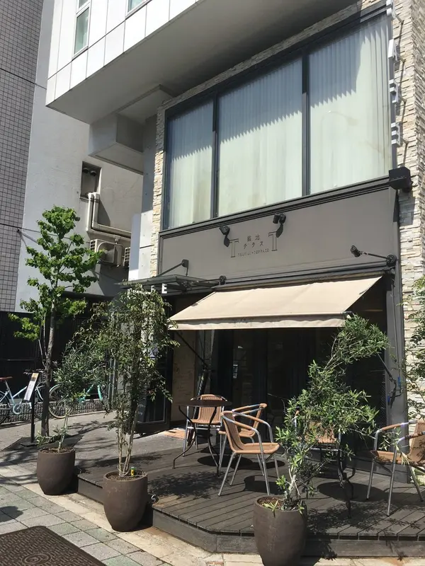 目の前は築地本願寺