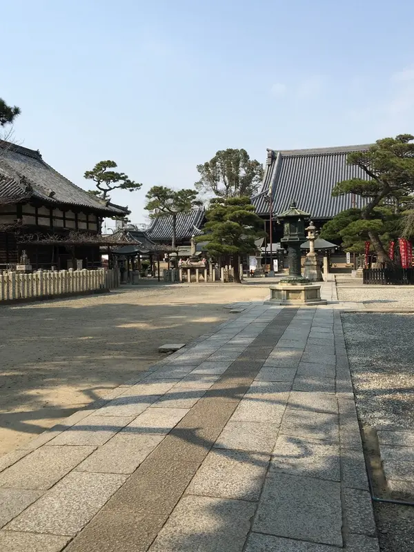 境内はこう行った感じです