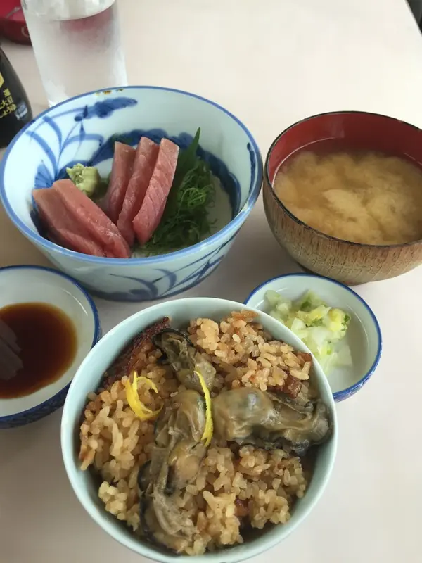 めじまぐろ定食¥1080  牡蠣ごはん(小)¥210