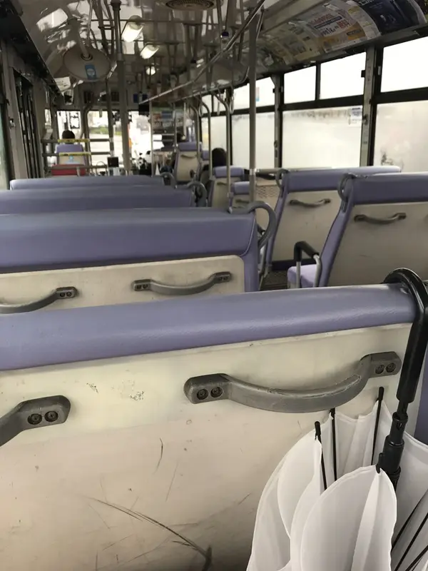 ここからはバスで移動です！(車があると楽)