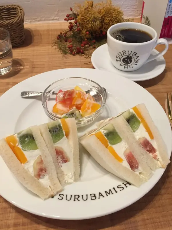 フルーツサンドイッチ