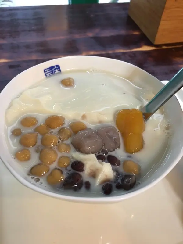 まずは豆花のベースを決めます。