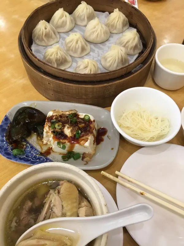 針生姜で頂く小籠包。