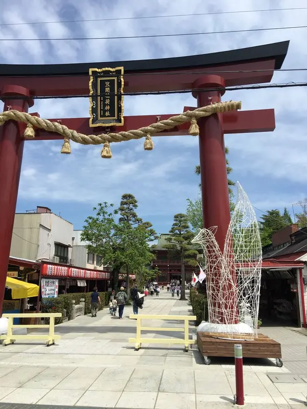 鳥居と仲見世