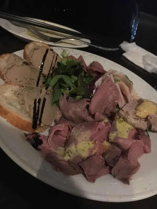 お肉の盛り合わせ
