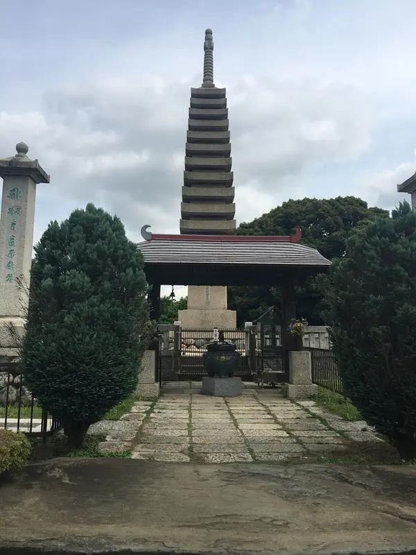 玄奘三蔵霊骨塔