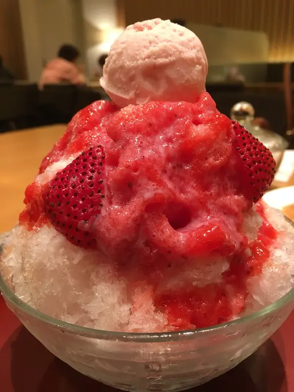 アイスがちょこんと。