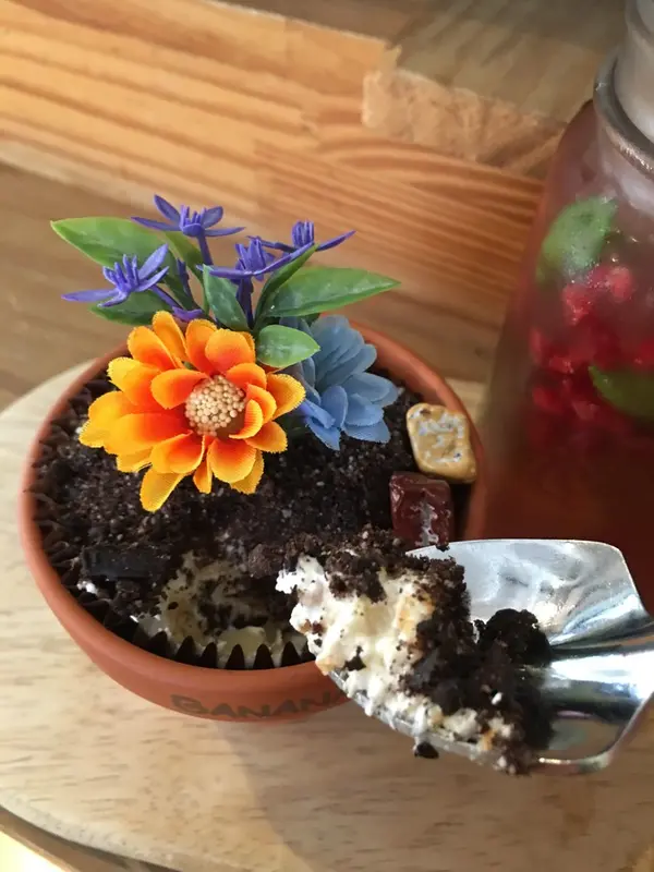 土？は、チョコレートケーキ。
