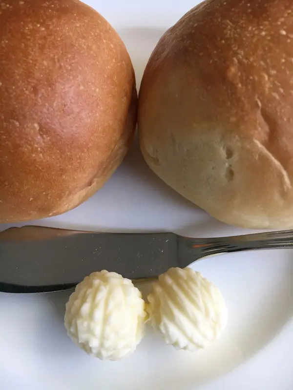 自家製焼き立てパン！