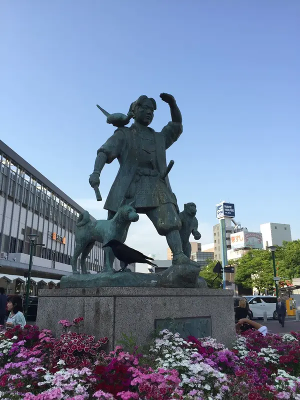 桃太郎像
